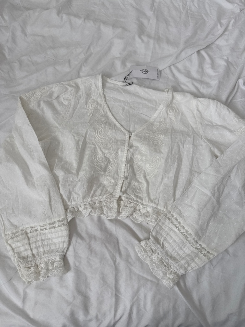 Stradivarius crop blouse   size medium   details: -NWT -color: white  -crop fit